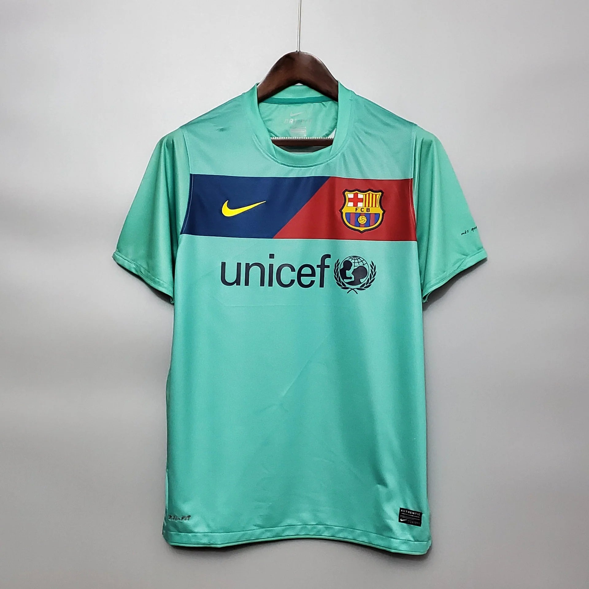 2010/11 Barcelona away jersey